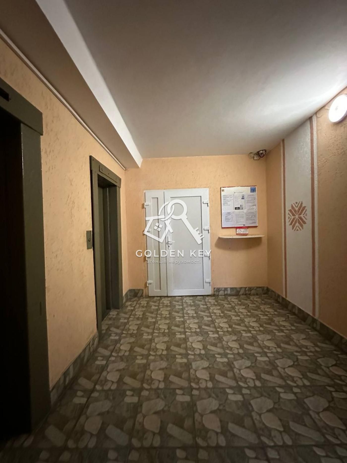 Продаж 3-кімнатної квартири на 5 Зарічному