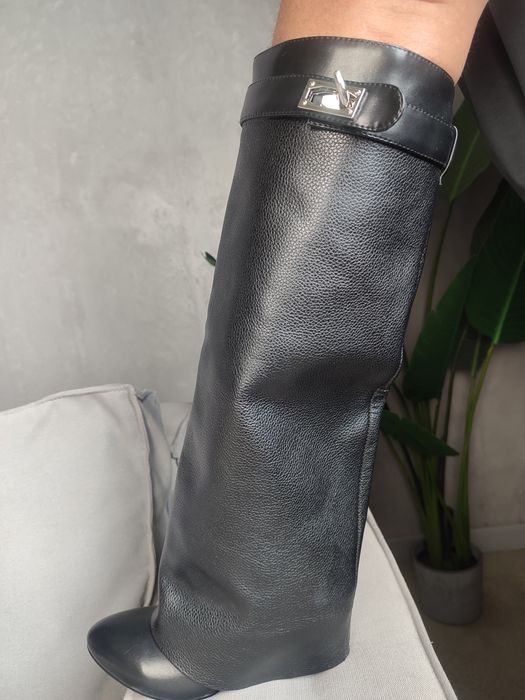 Чоботи Givenchi оригінал нові 22000 грн