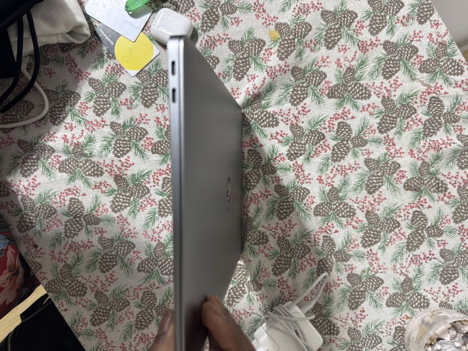 MacBook Air M1 (2020) — Excelente estado