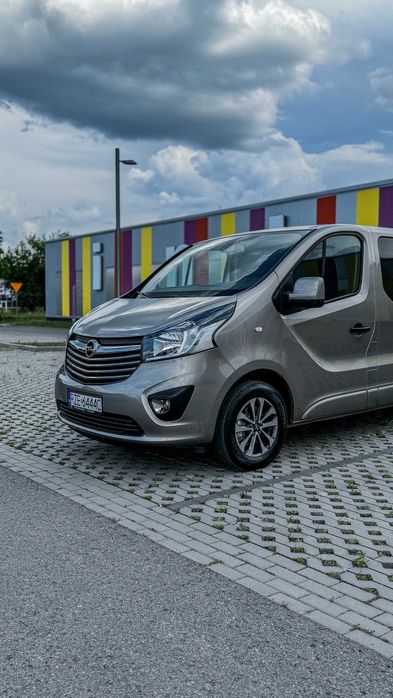 Wynajem Busa 9 osobowego z Kierowcą lub bez