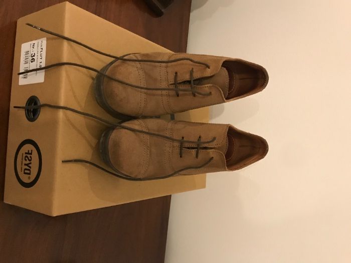 Sapatos da marca Dysfuncional Shoes