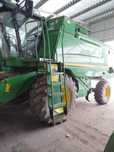 Зернозбиральний комбайн John Deere W650