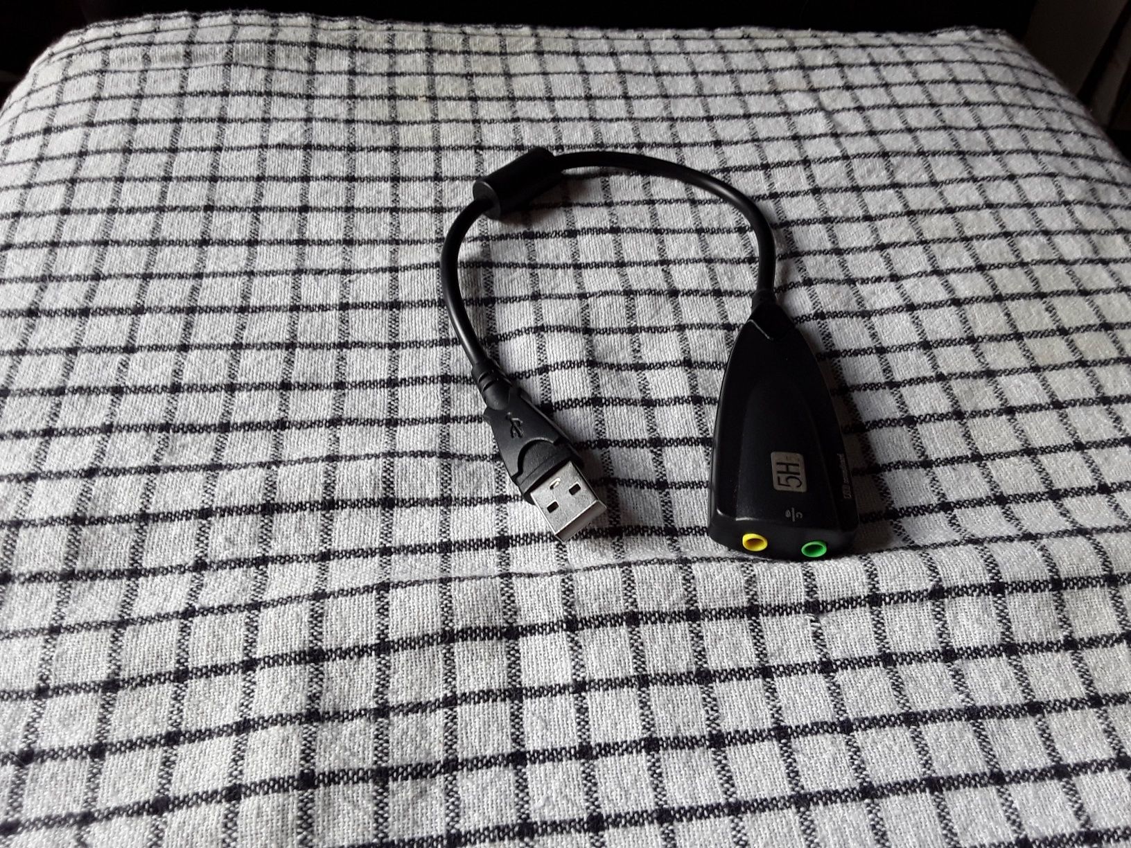 Estou este cabo usb soundoard para pc ou portátil