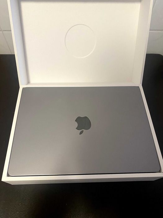 MacBook Air M3 - 13,6 16GB 512GB SSD 2024, idealny