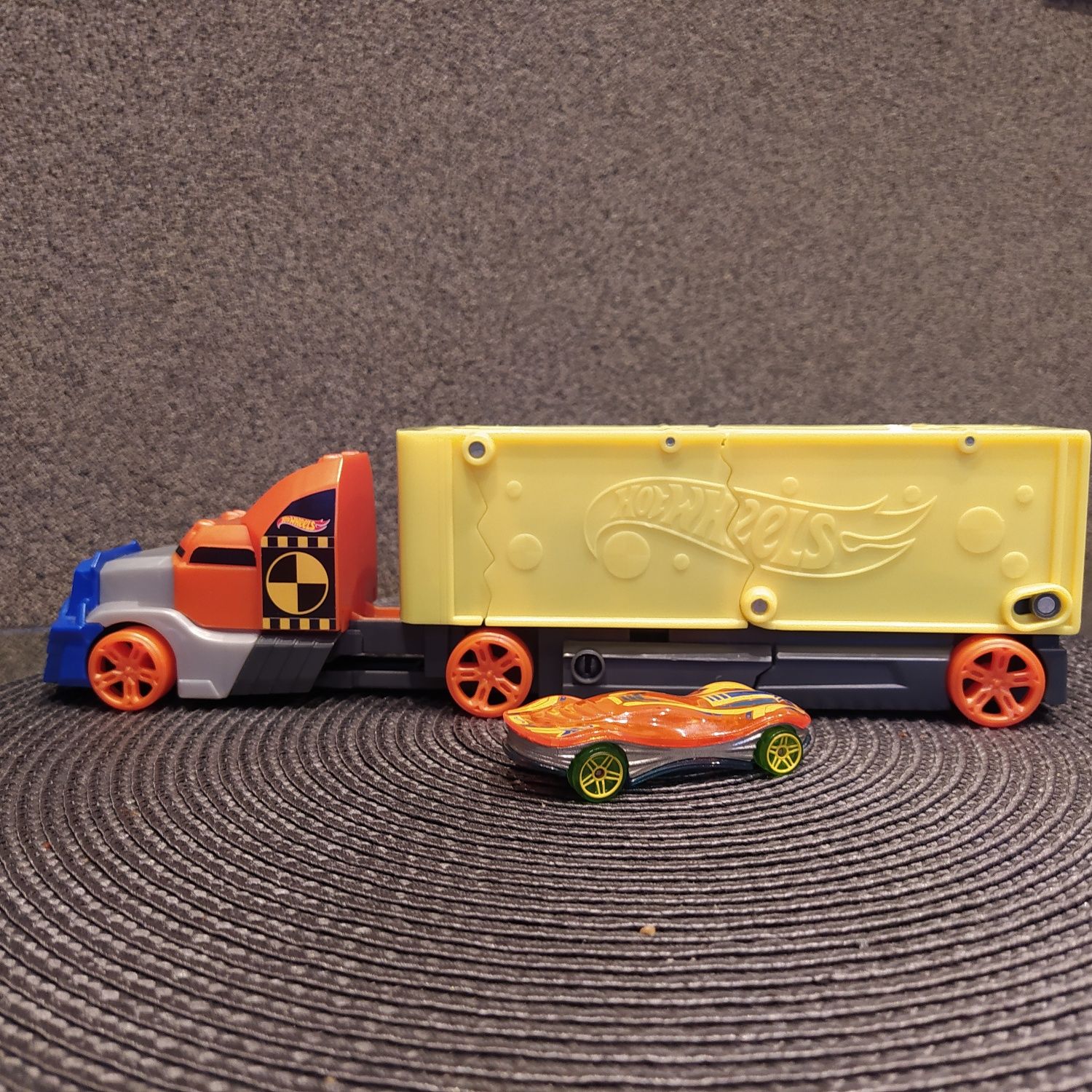 Tir Hot Wheels Crashing Ring