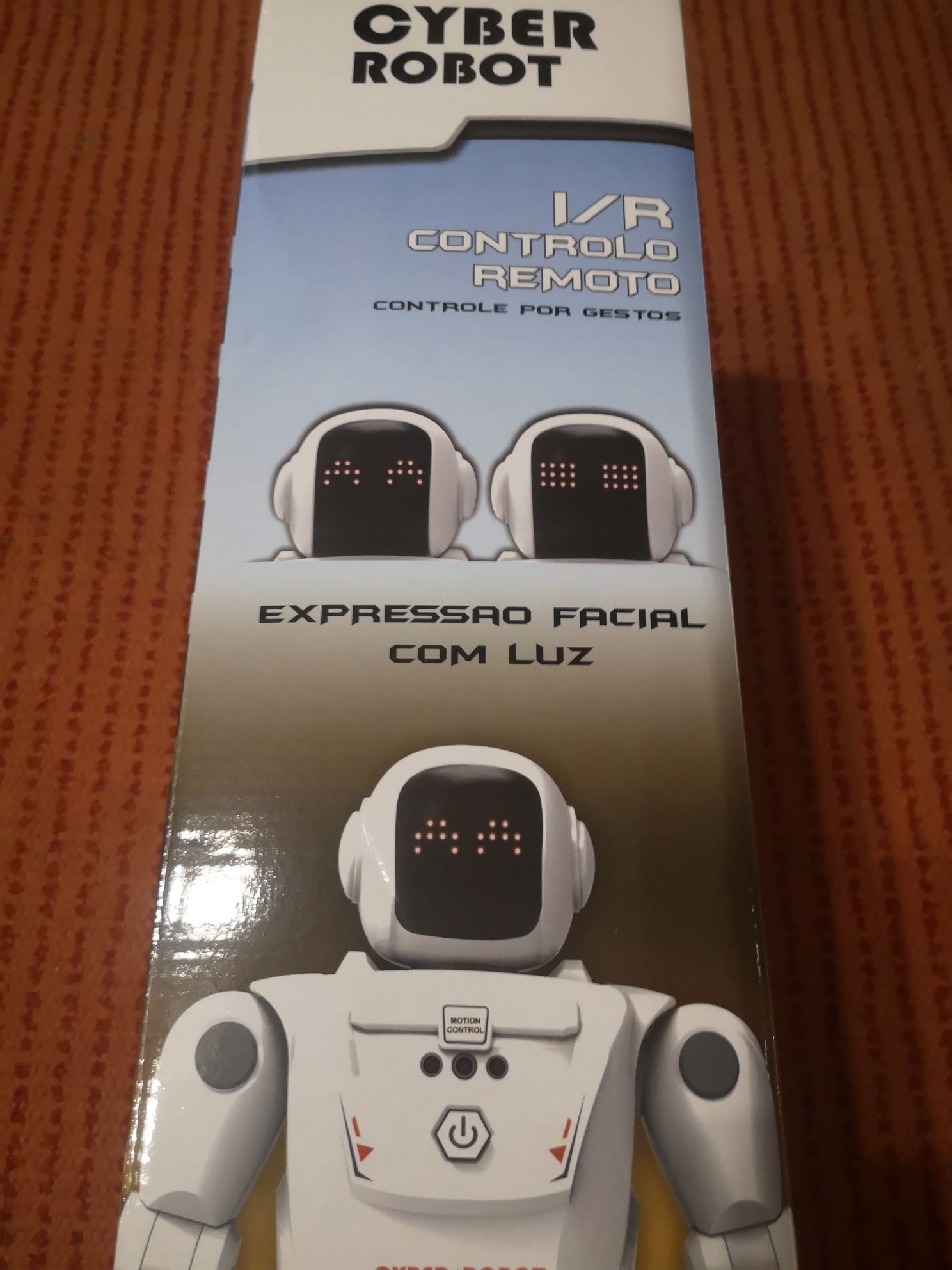 Robot didático com múltiplas funções