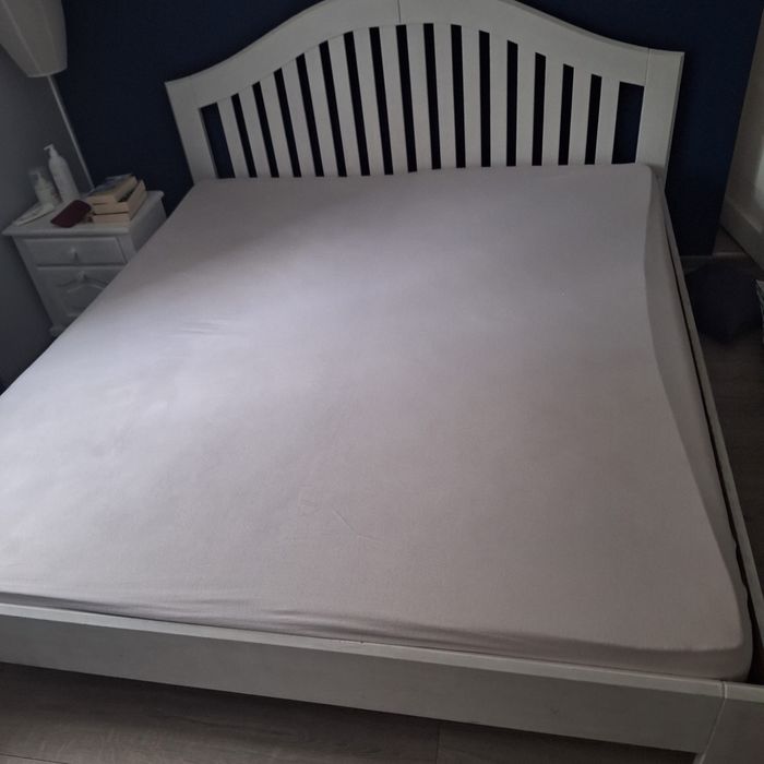 Łóżko drewniane 180x200 z materacem