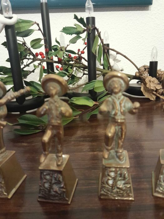 Vendo 8 estátuas de músicos decorativos de colecionador