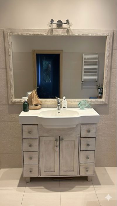 Komplet mebli lazienkowych bielone drewno