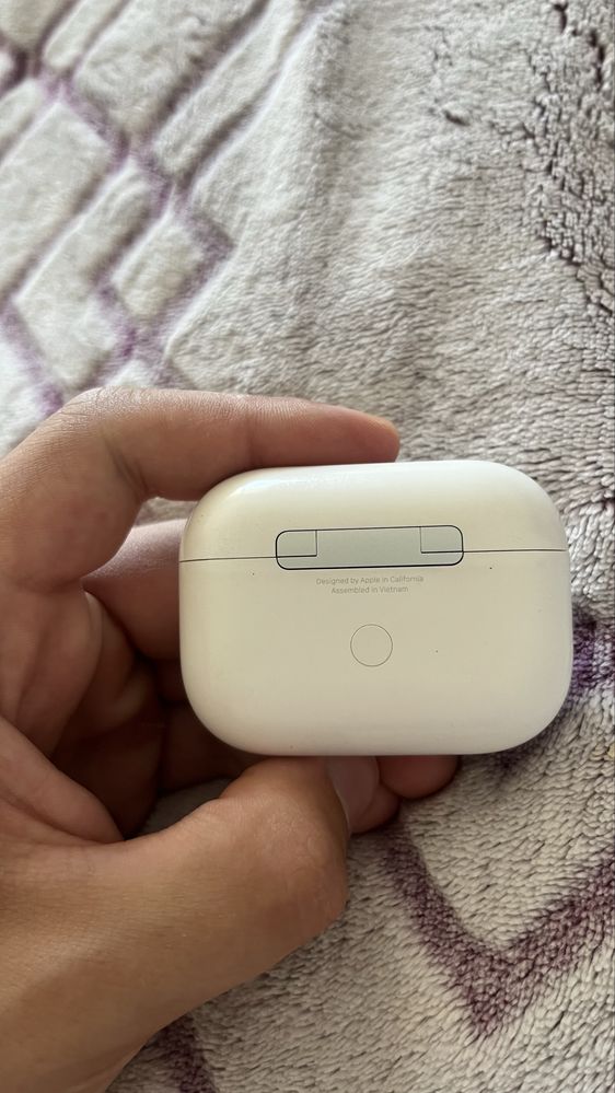 Левый наушник airpods pro с кейсом оригинал !!