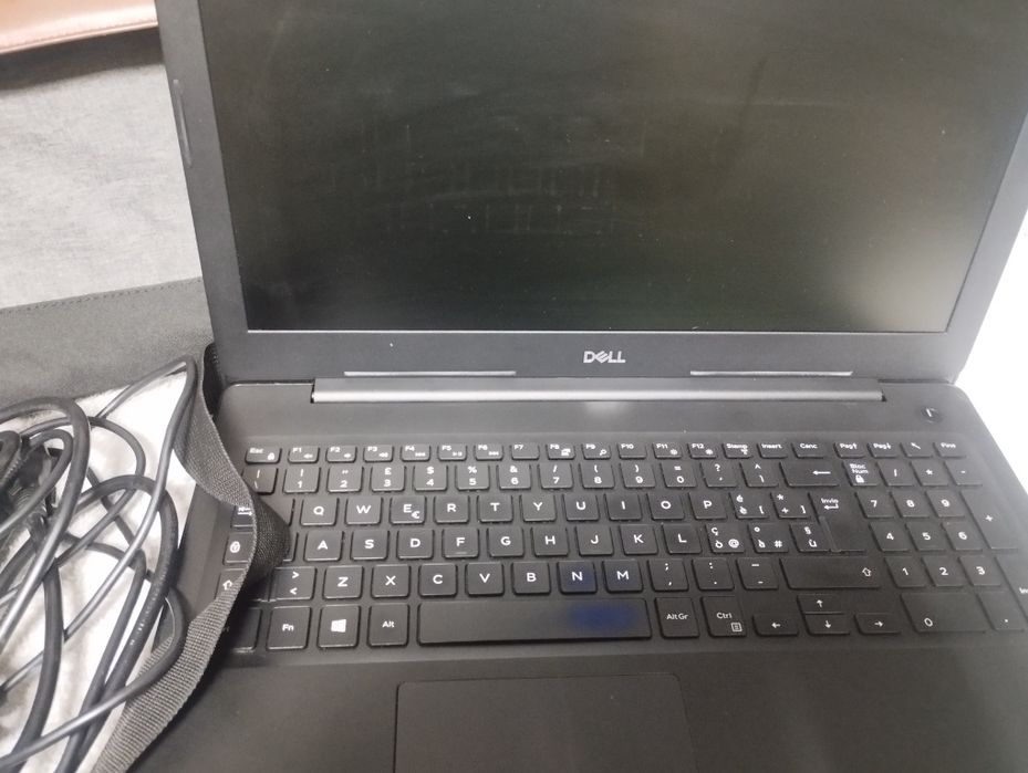 Ноутбук 15.6 Dell latitude 3590 Core i5 8350u