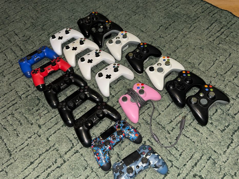 Продам Геймпади PS4