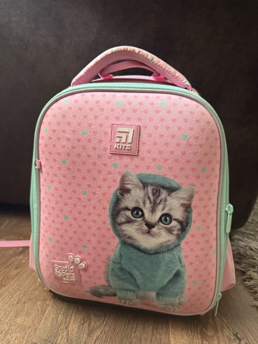 Віддам родині ВПО дитячий шкільний рюкзак в гарному стані