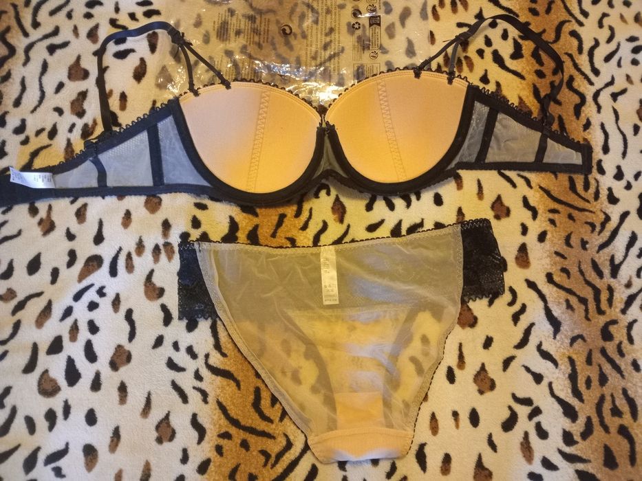 Комплект женского белья.