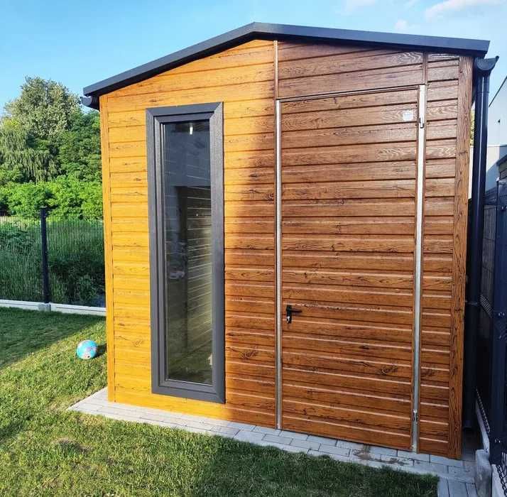 Mały Ładny Garaż Blaszany Drewnopodobny/ Schowek/ Garaże – Maj-Blach