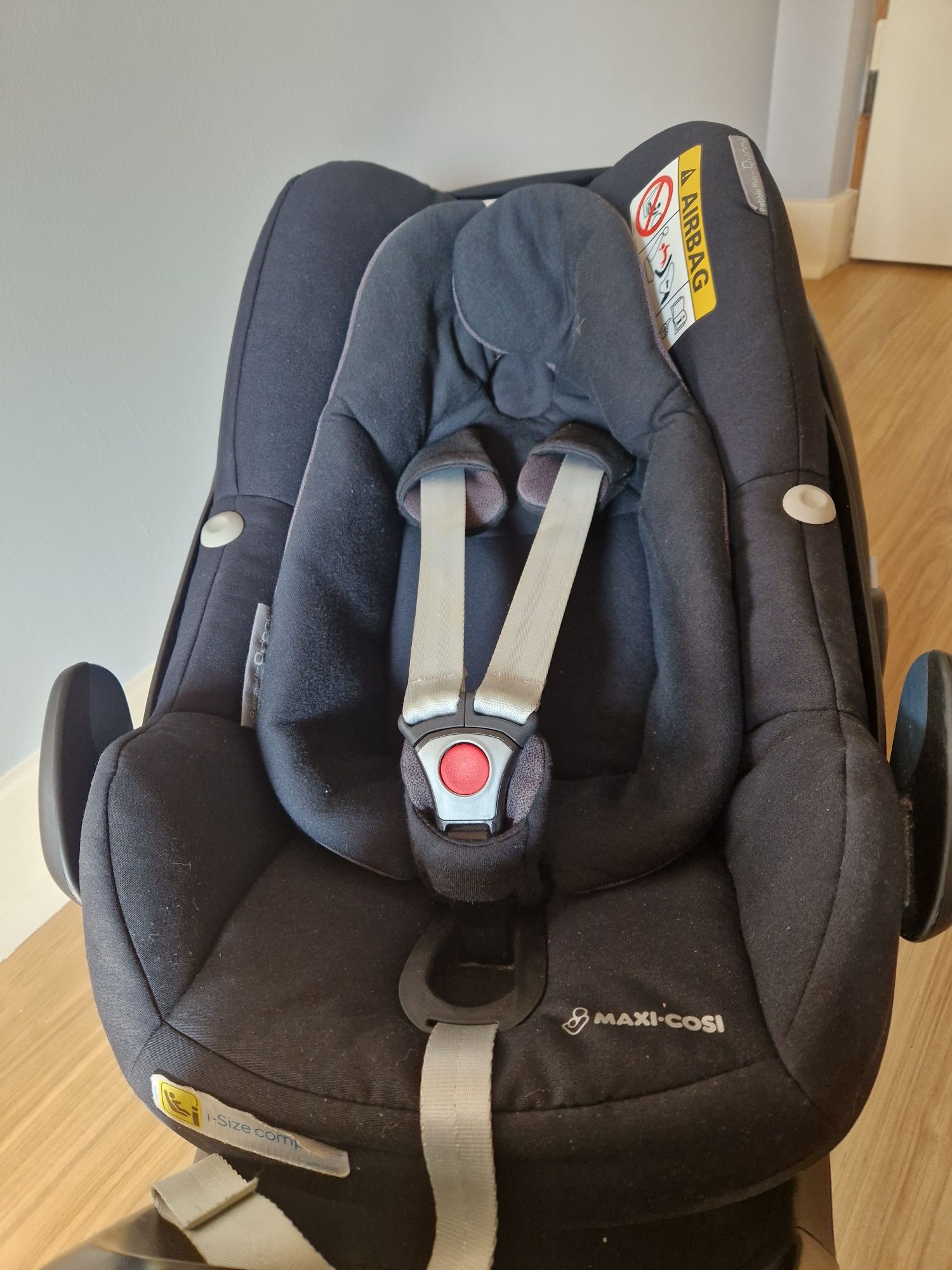 Fotelik Maxi Cosi Pebble Plus 0-13 z bazą Isofix