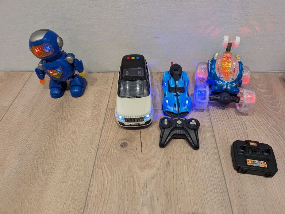 Машинка на радіоуправлінні робот пульт перевертиш