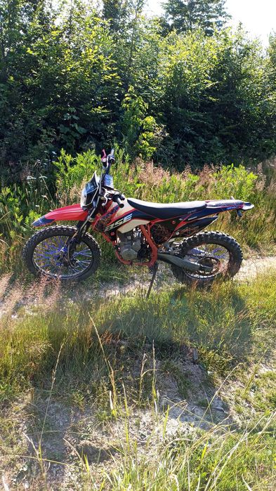 Продаєця Bse s 2