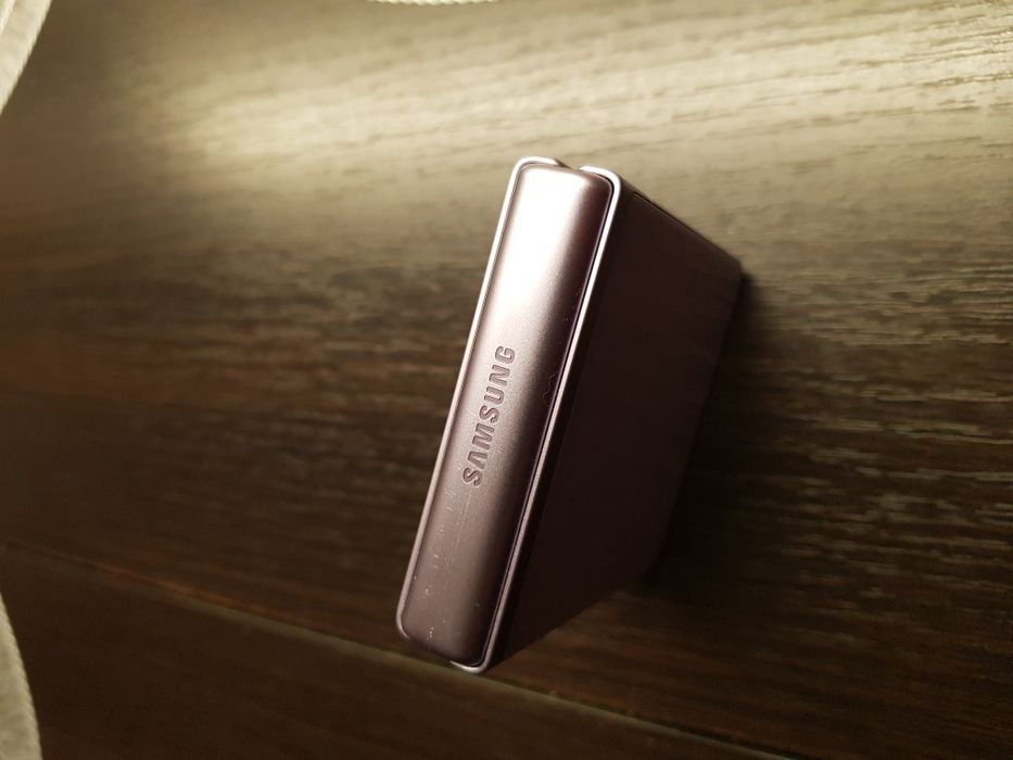 Samsung Galaxy Z Flip 3 Lawendowy Uszkodzony