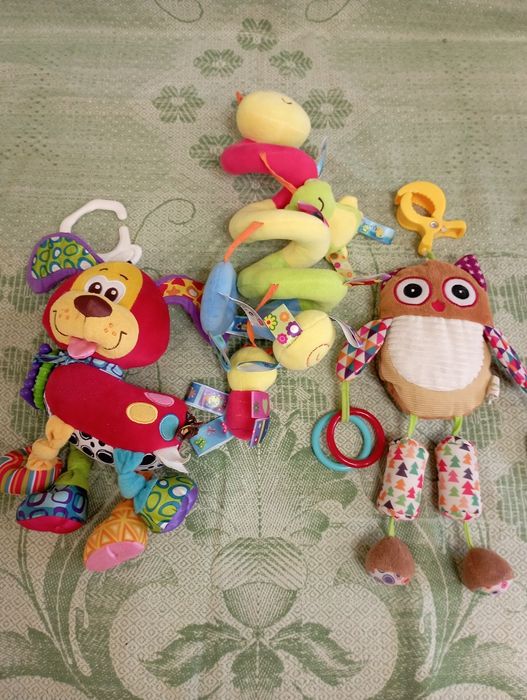 Іграшки підвіски для малюків