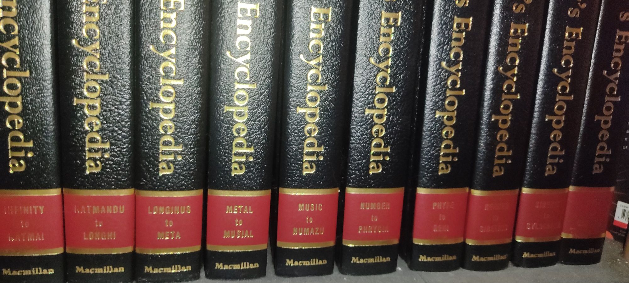 Coleção Collier’s Encyclopedia