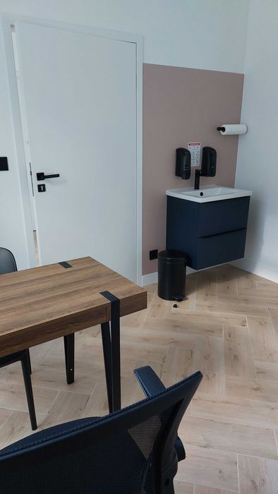 Gabinet lekarski na wynajem - nowy, klimatyzacja, internet