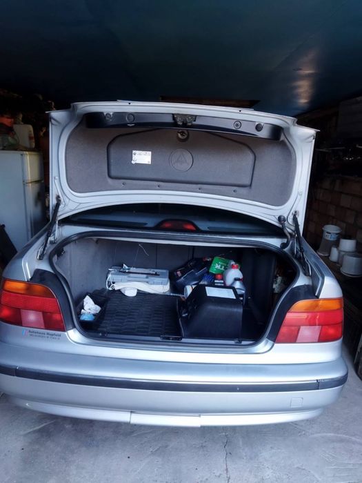 Продам BMW E39 523i 1998 МКПП