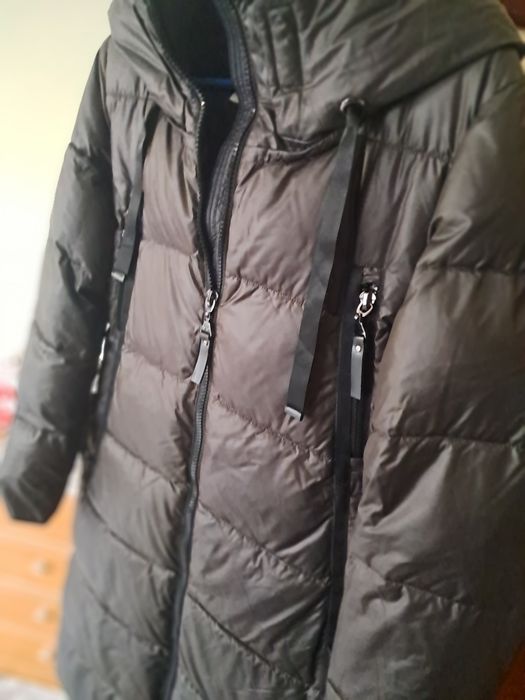 Пуховик жіночий довгий