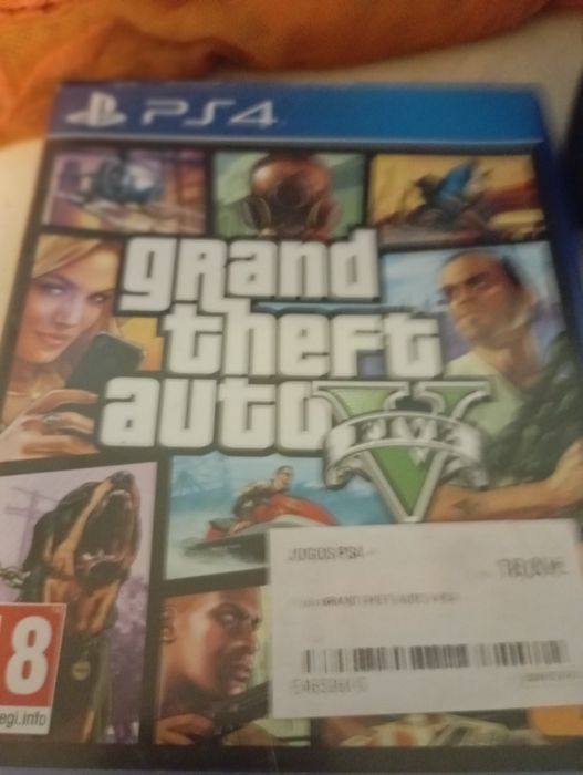 Vendo PS4 em perfeitas condições