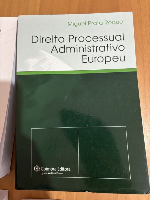 Livros de Direito variados