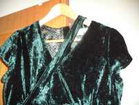 Vestido de veludo verde garrafa