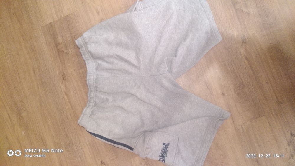 Продам шорти Lonsdale