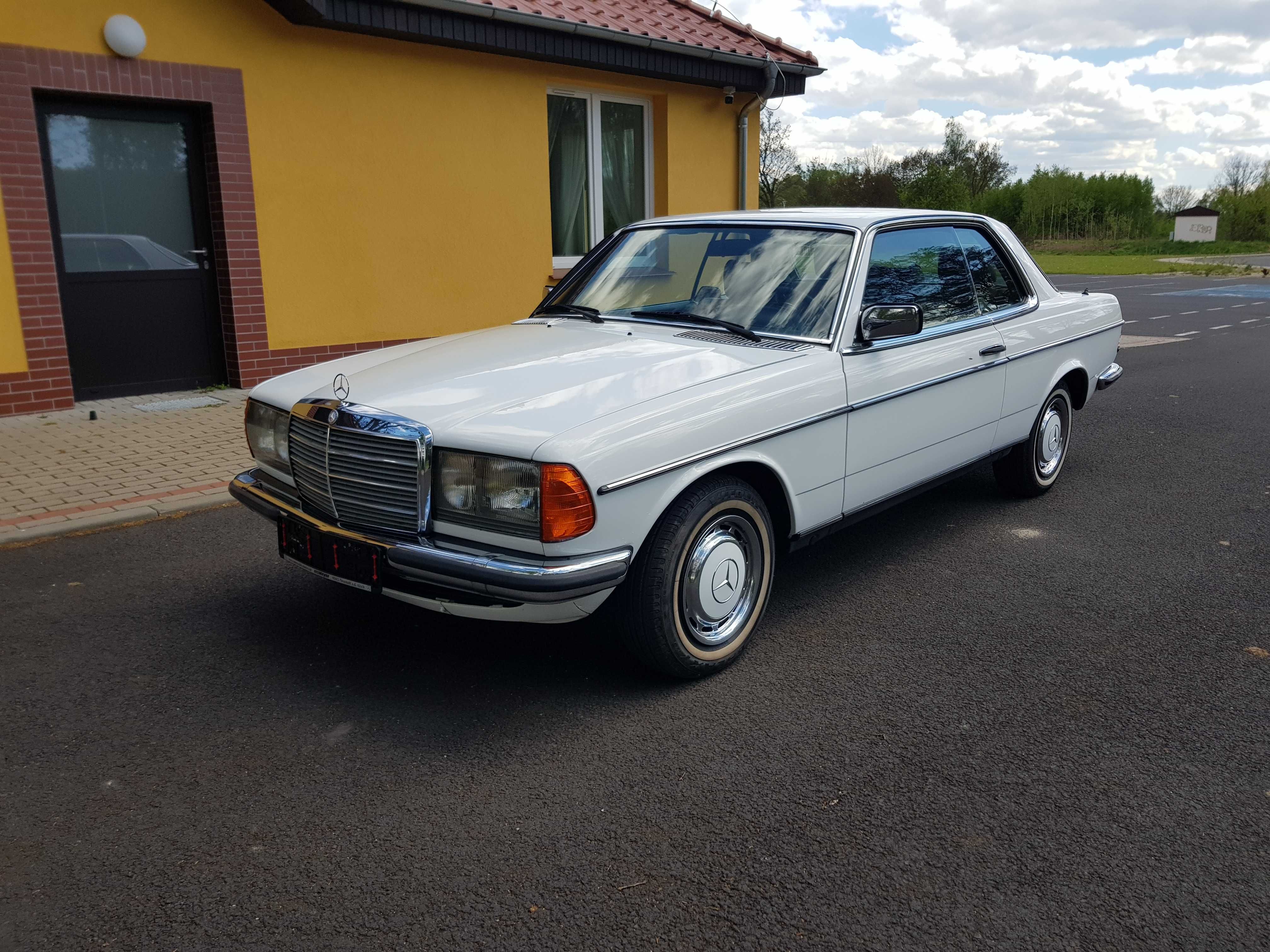 Mercedes W123 230 coupe