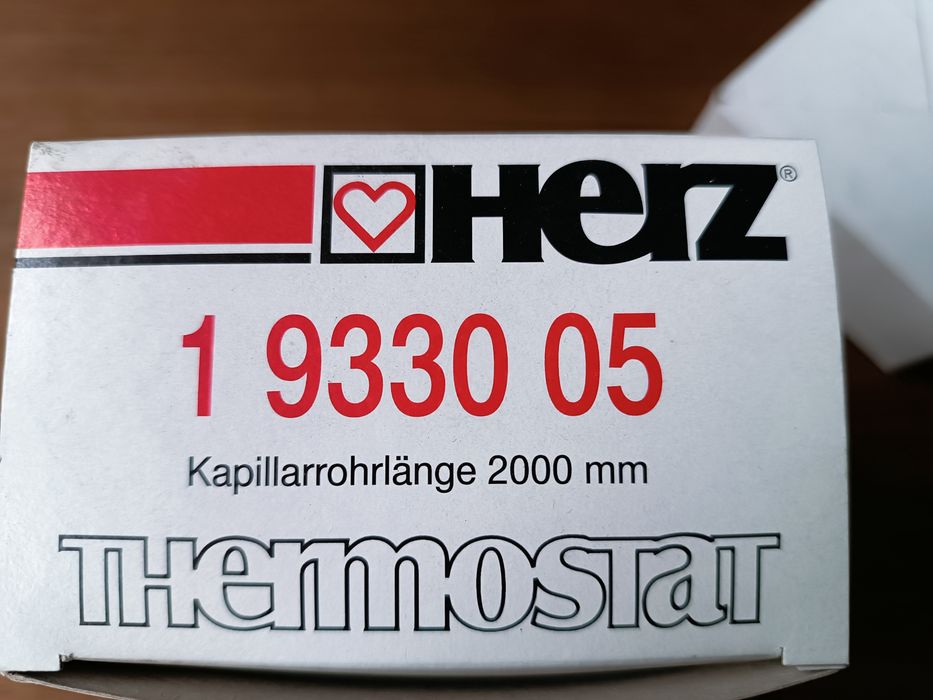 Głowica termostatyczna HERZ-Design M28x1,5 6-28°C kapilara 2m