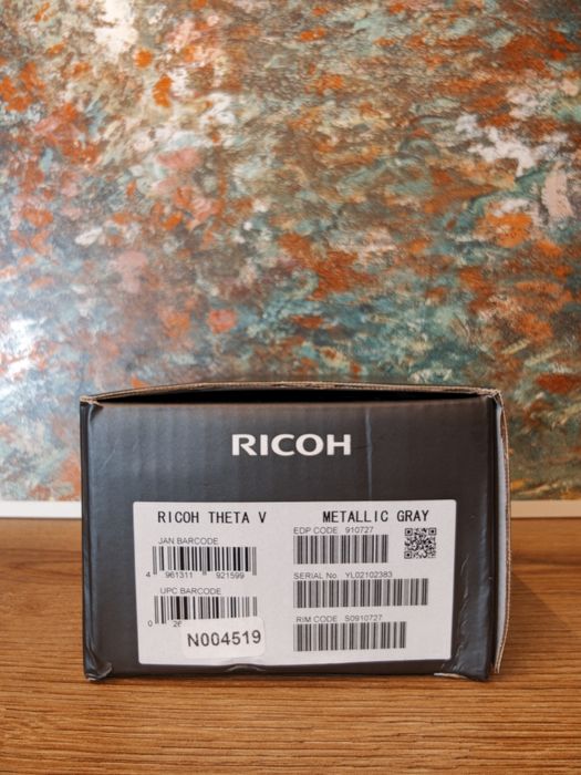 Ricoh Theta V камера