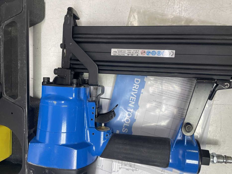 Пневматический гвоздезабивной пистолет Unitool (18-64 мм) нейлер