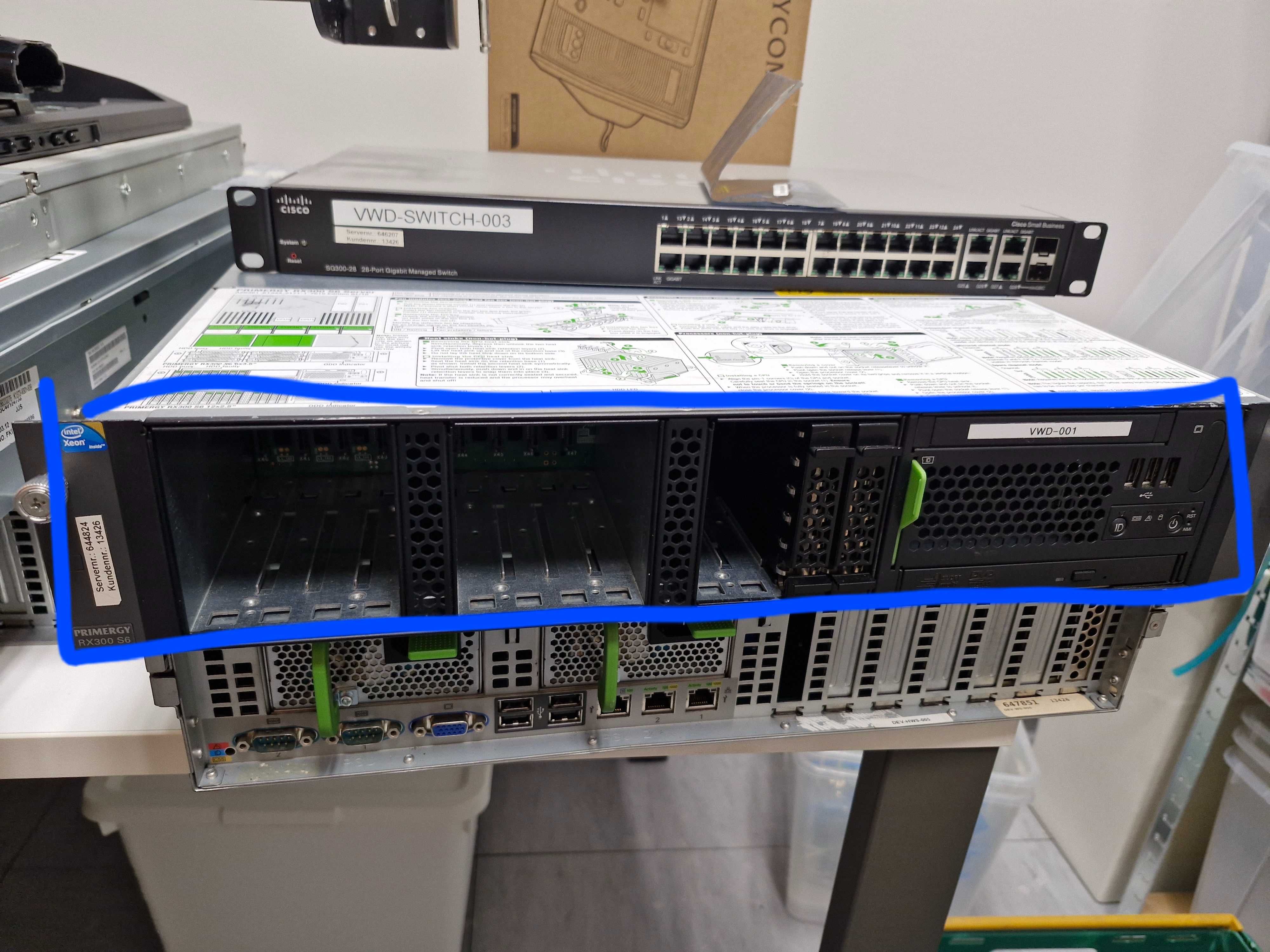 Serwer Fujitstu Primergy RX300 S6