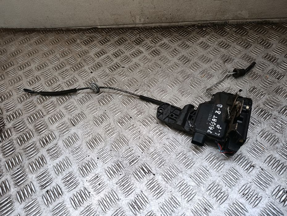 VW Passat B5 Golf IV Audi A3 8L zamek drzwi lewy przód przedni