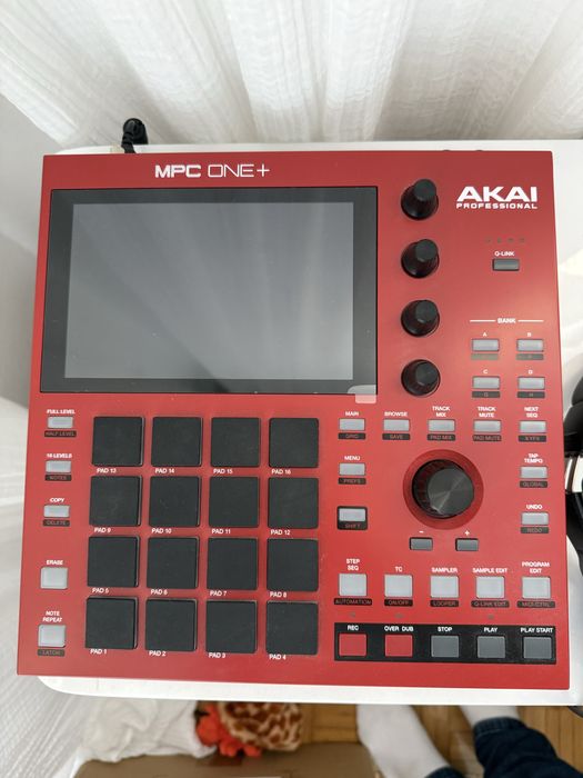 Akai mpc one+ stacja robocza ideał