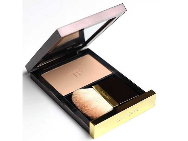 Puder prasowany TOM FORD Translucent Finishing Powder - IVORY FAWN