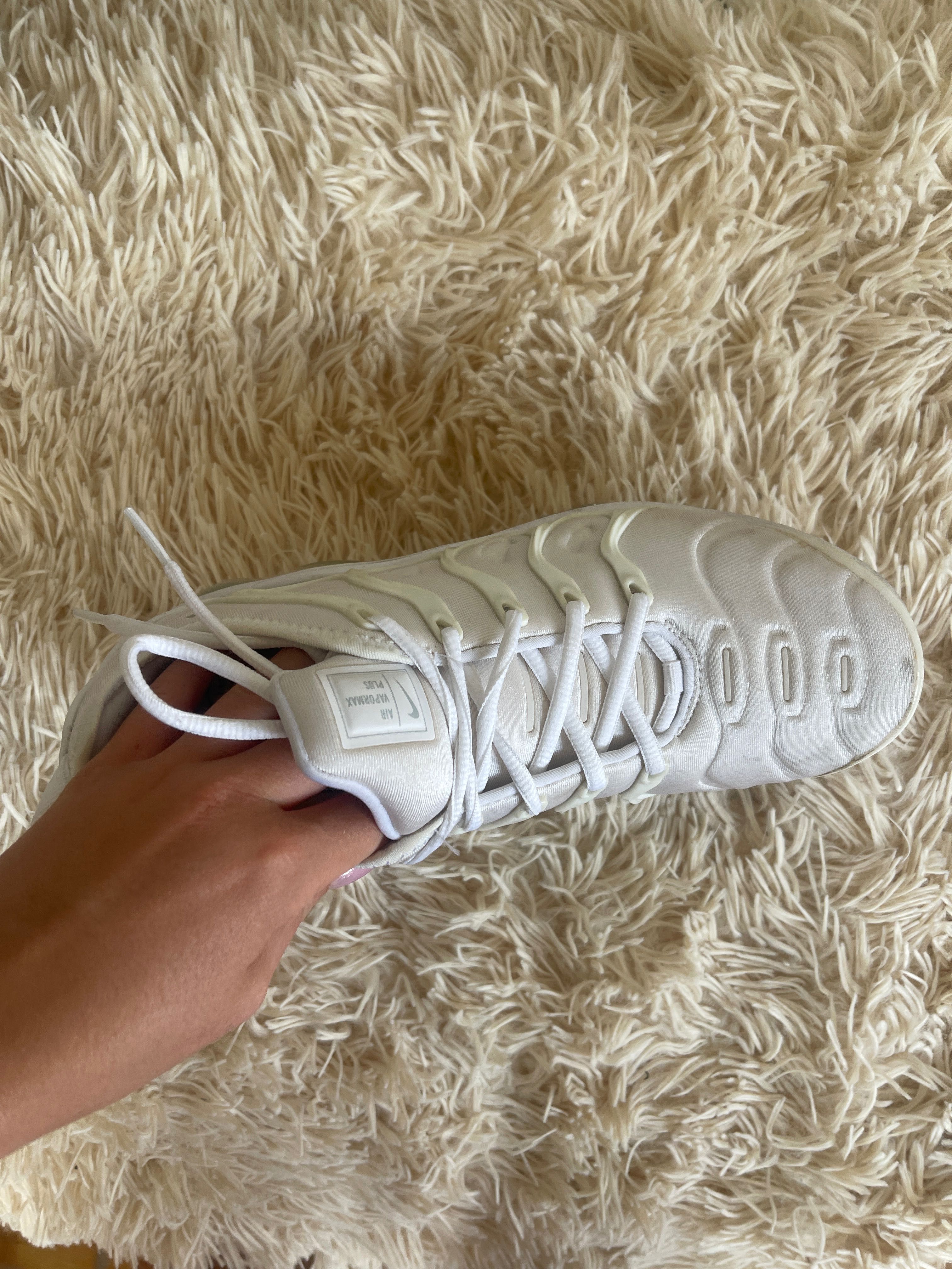 Nike Vapormax plus białe rozmiar 41