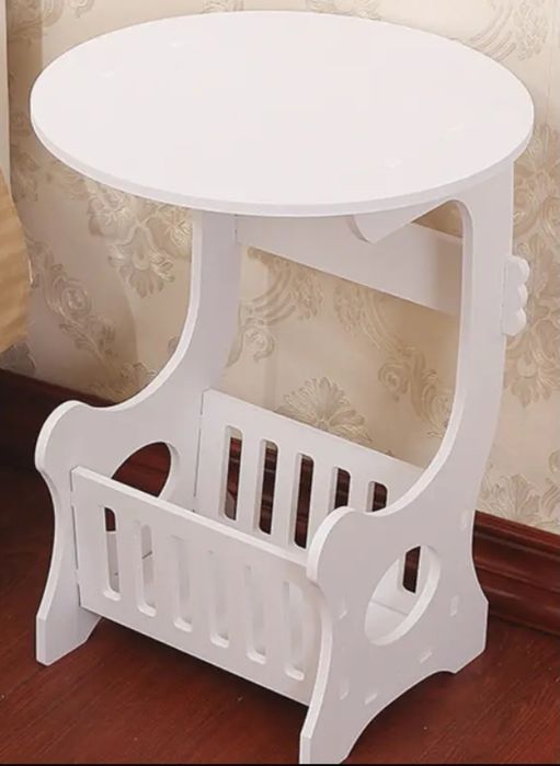 Biały ażurowy organizer/stolik nocny