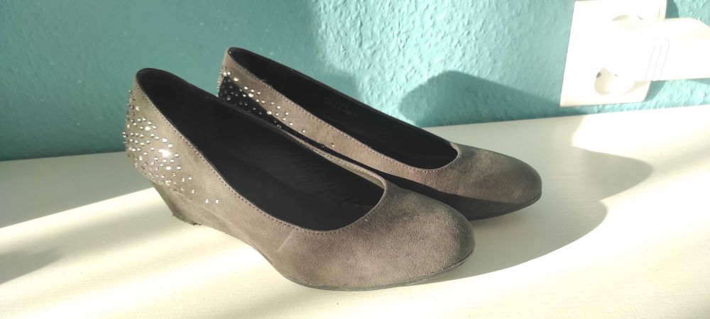 Buty półbuty czółenka koturny na koturnie graceland 37 deichmann szare