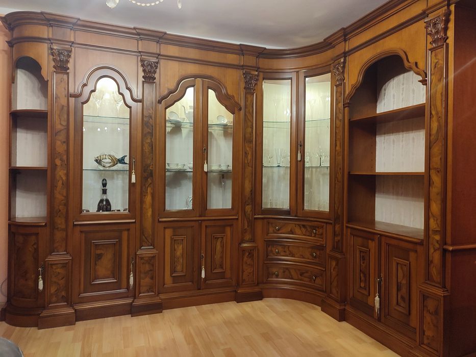 Meble  włoskie stylowe komplet z ławą i wypoczynkiem skórzanym