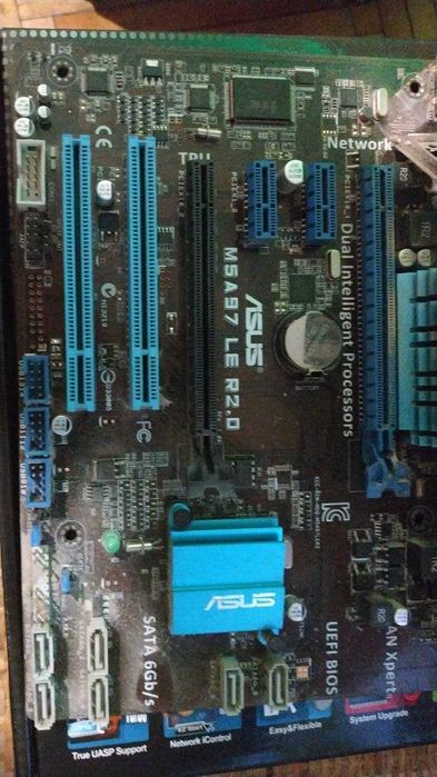 Компьютер , комплект, материнская плата ASUS M5A97 LE R2.0 Socket AM3+