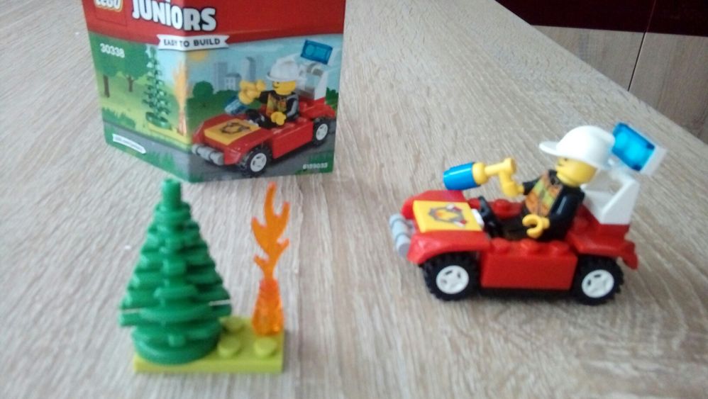 Lego juniors 30338 samochód strażacki