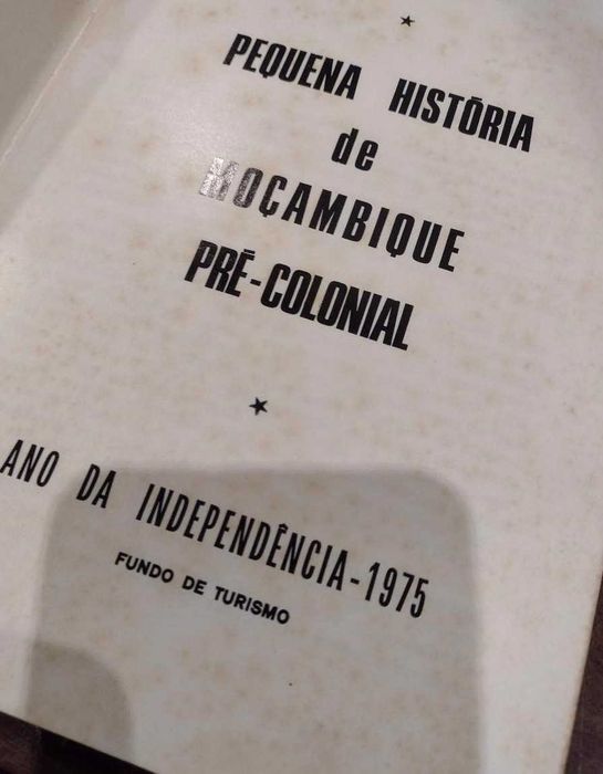 Pequena História de Moçambique Pré-Colonial - A. Rita Ferreira