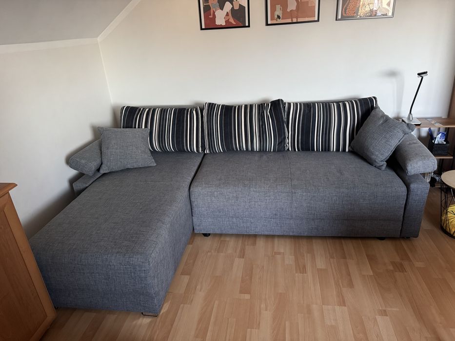 Duży narożnik z funkcją spania