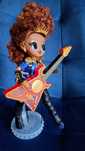 Lalka LOL Surprise OMG Remix Rock Ferocious z gitarą basową