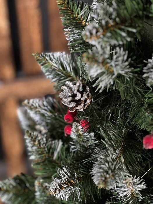 ялинка Елітна з шишками та калиною 1,3м. (червона) в коробці